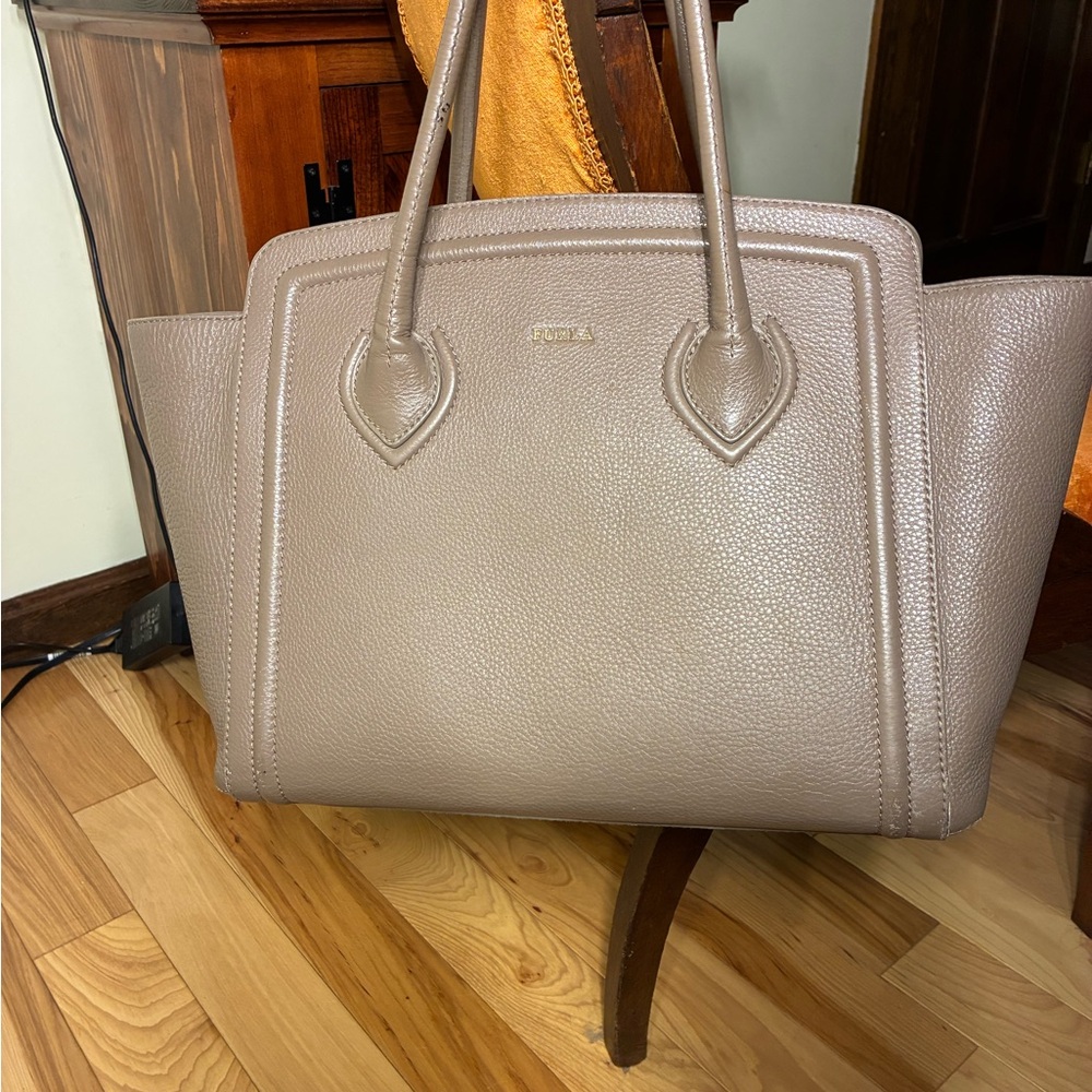 Furla classic tote